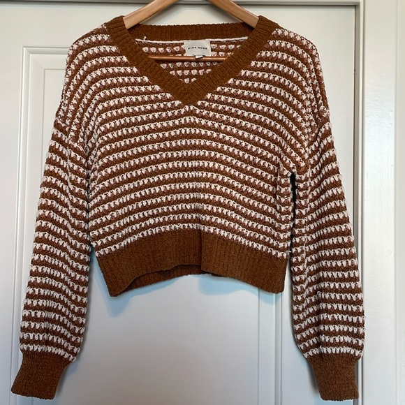 13 Pink Rose Cropped Sweater - Picture 1 of 3